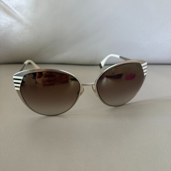 FENDI Sunglasses - Picture 1 of 6